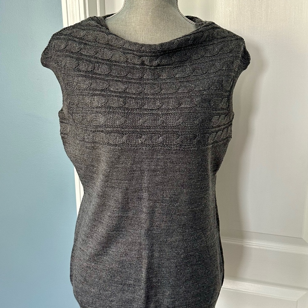 The Limited Gray Boat Neck Sleeveless Sweater, sz L